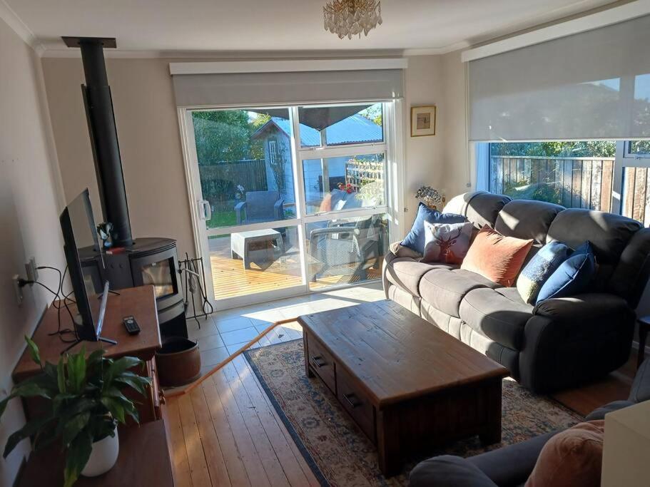 Charming House In Westport 빌라 외부 사진